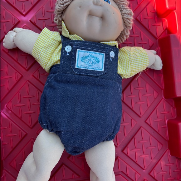 2 Cabbage Patch Kids Dolls in Green and Blue Outfits - Picture 2 of 4